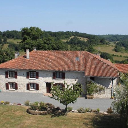 Gîte vallée magique Panissaud Le Grand-Madieu Extérieur photo