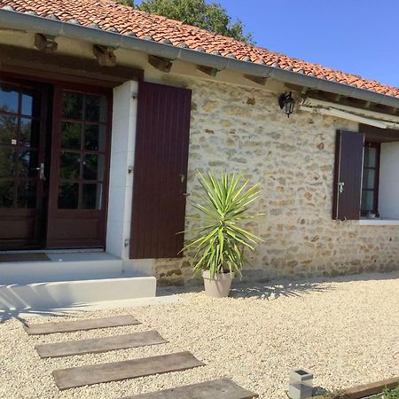 Gîte vallée magique Panissaud Le Grand-Madieu Extérieur photo