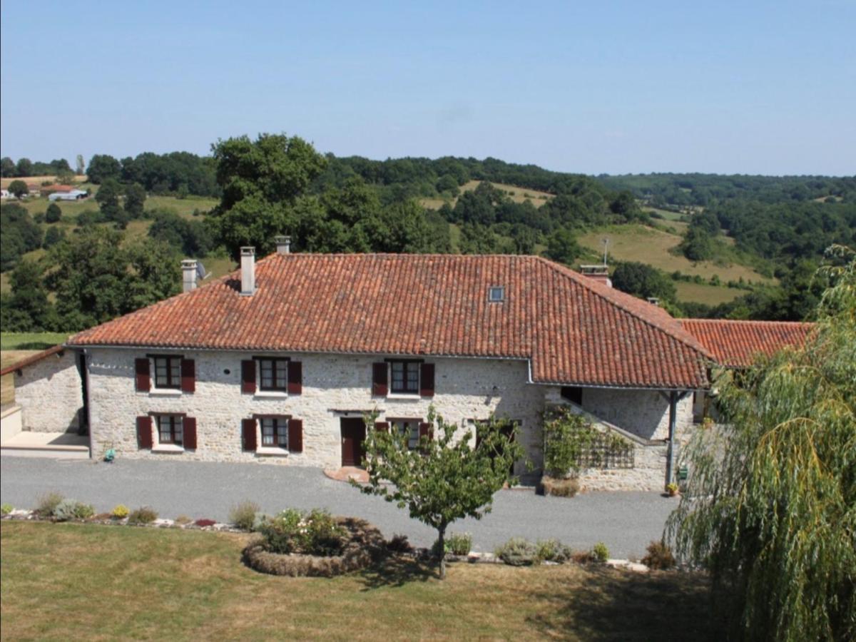 Gîte vallée magique Panissaud Le Grand-Madieu Extérieur photo