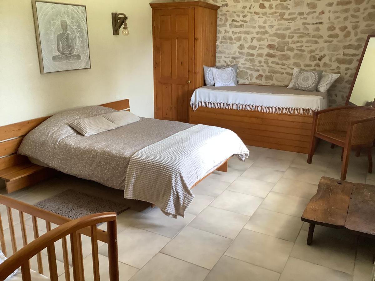 Gîte vallée magique Panissaud Le Grand-Madieu Extérieur photo