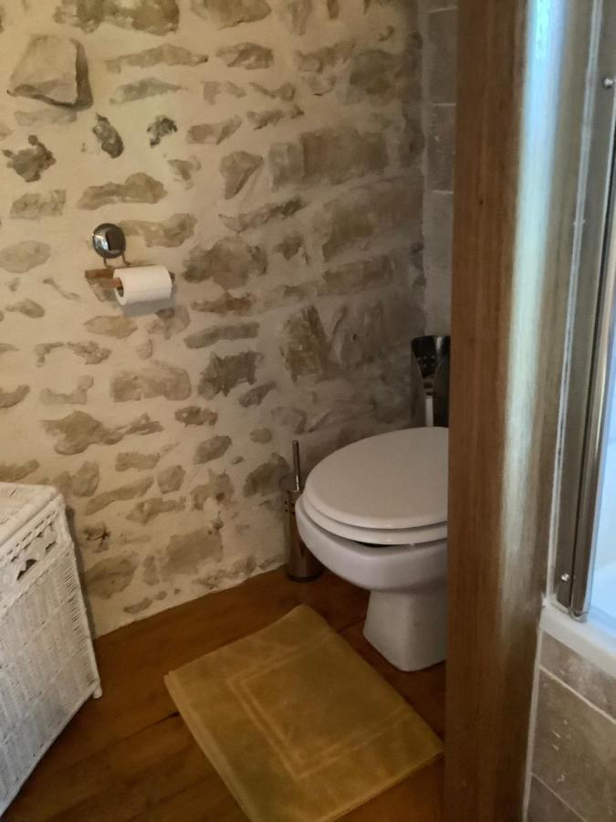 Gîte vallée magique Panissaud Le Grand-Madieu Extérieur photo